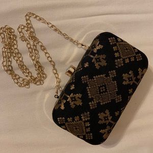 Silk embroidered evening clutch (NWOT)